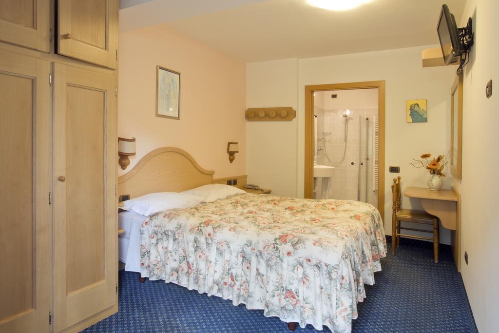 Hotel Al Lago Soraga Bagian luar foto