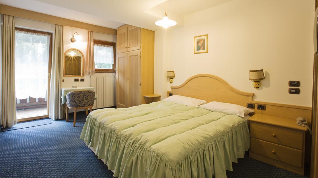 Hotel Al Lago Soraga Bagian luar foto