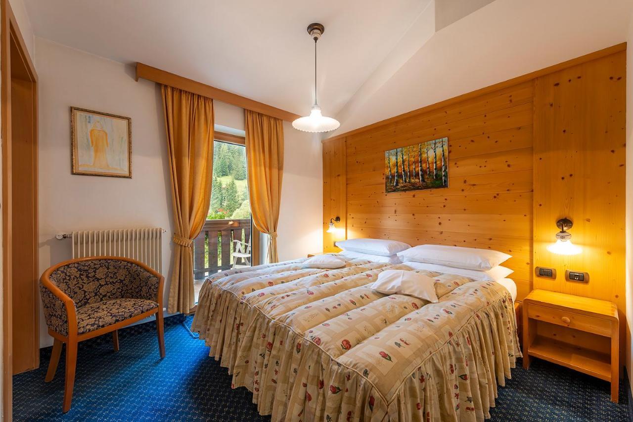 Hotel Al Lago Soraga Bagian luar foto