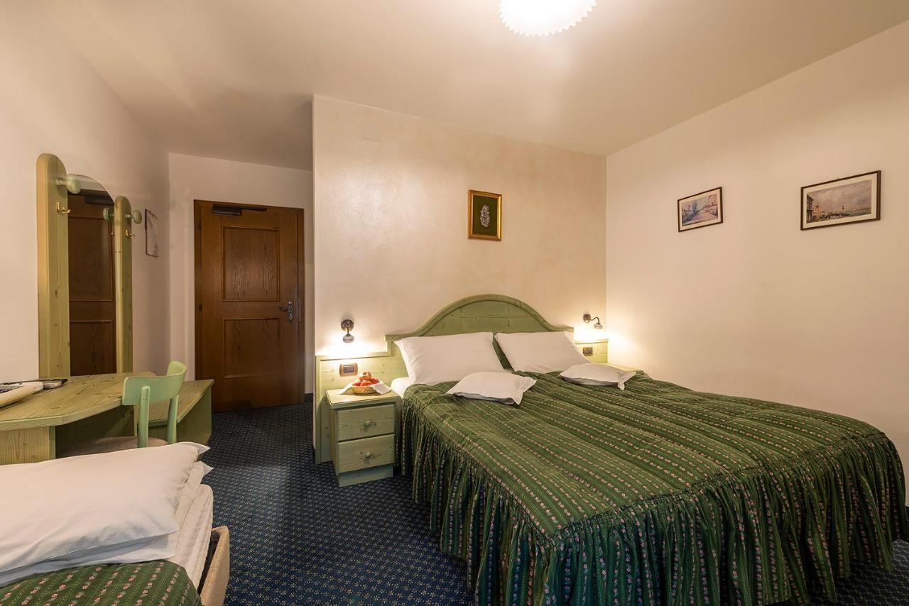 Hotel Al Lago Soraga Bagian luar foto
