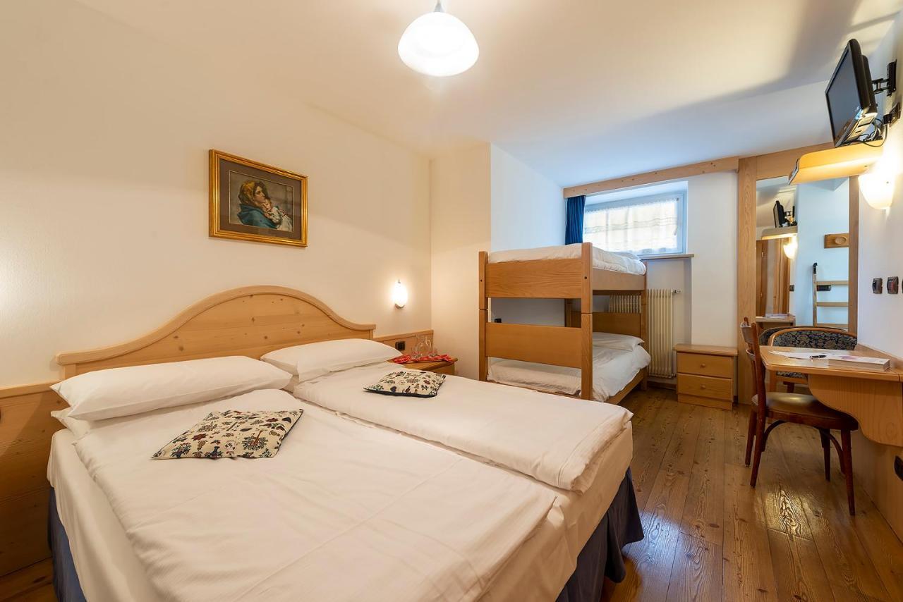 Hotel Al Lago Soraga Bagian luar foto