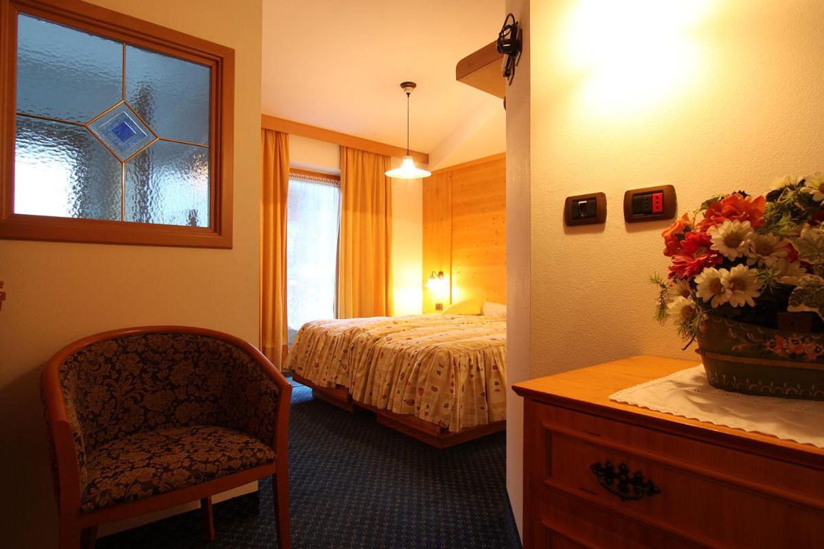 Hotel Al Lago Soraga Bagian luar foto